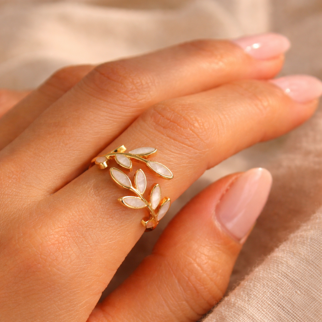 LEAFLINE RING