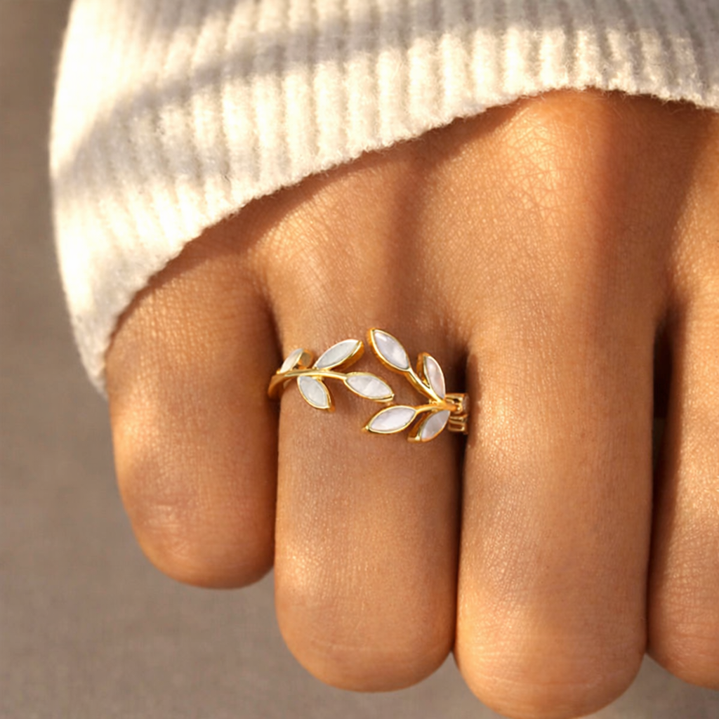 LEAFLINE RING